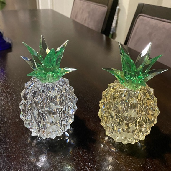 Decor - Picture 1 of 6